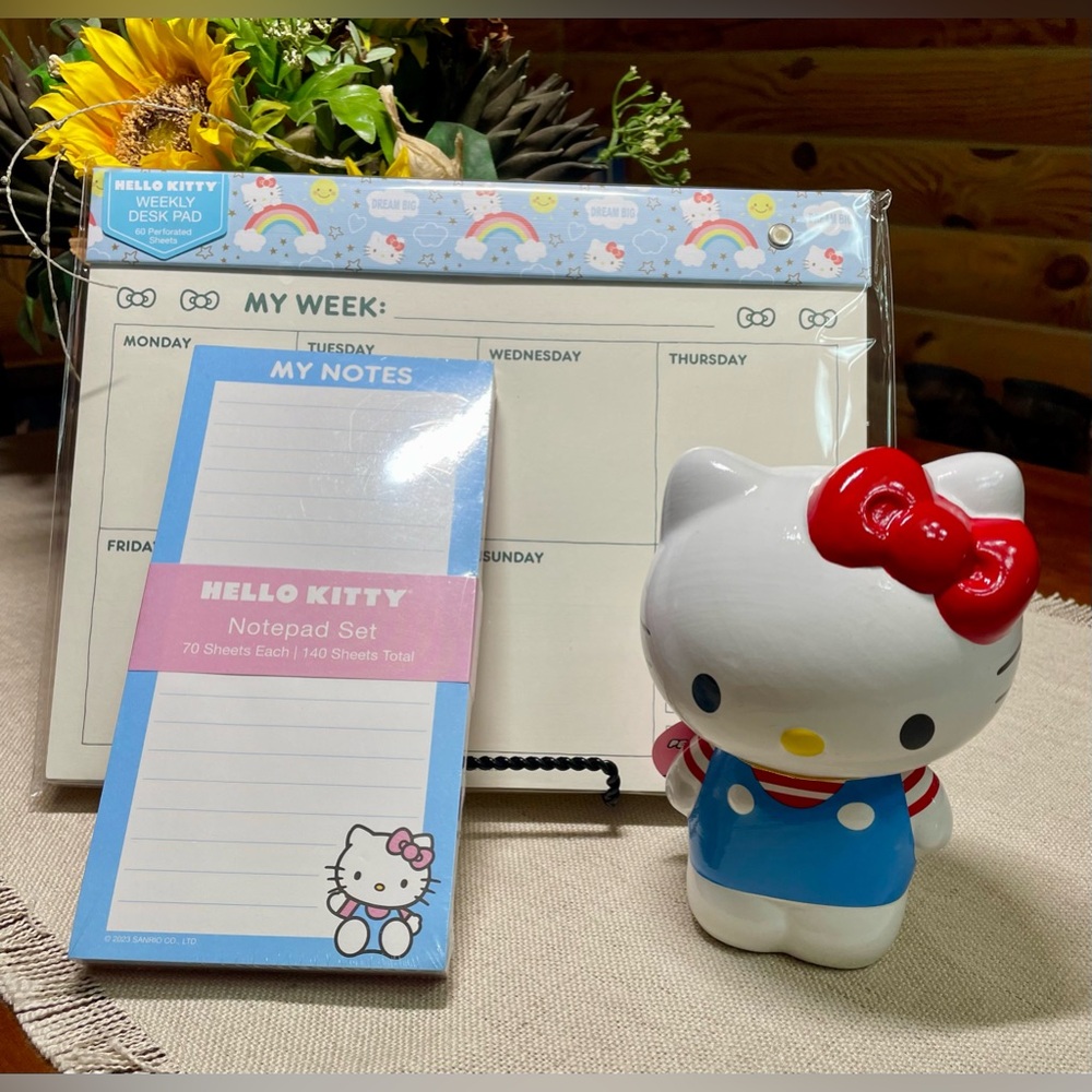 HELLO KITTY 4 Piece Desk Set